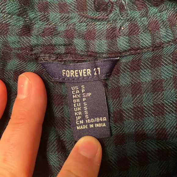 Green and black checkered flannel - Picture 2 of 3